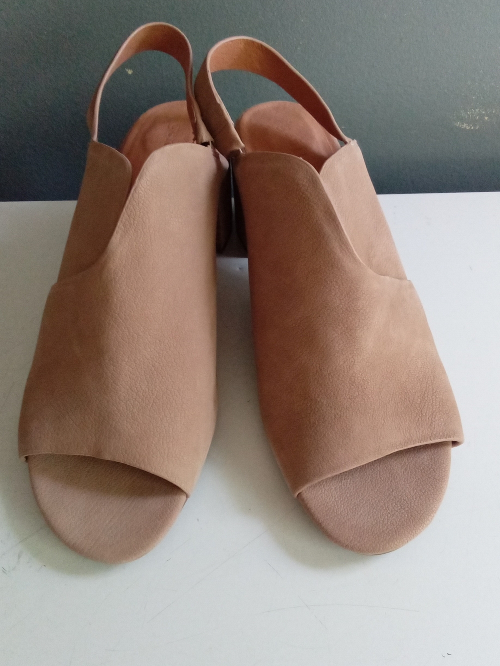 Kenneth Cole Gentel Souls Beige Open-Toe Slingback Sandals
